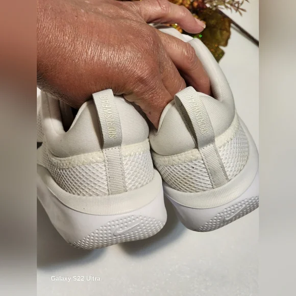 Nike White Athletic Sneakers - Picture 5 of 7